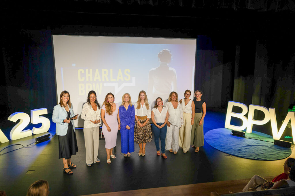 Ponentes y conductora de las I Charlas BPW Canarias en Adeje.