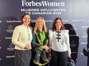 Victoria López, Antonia Varela y Lourdes Santana, de izquierda a derecha